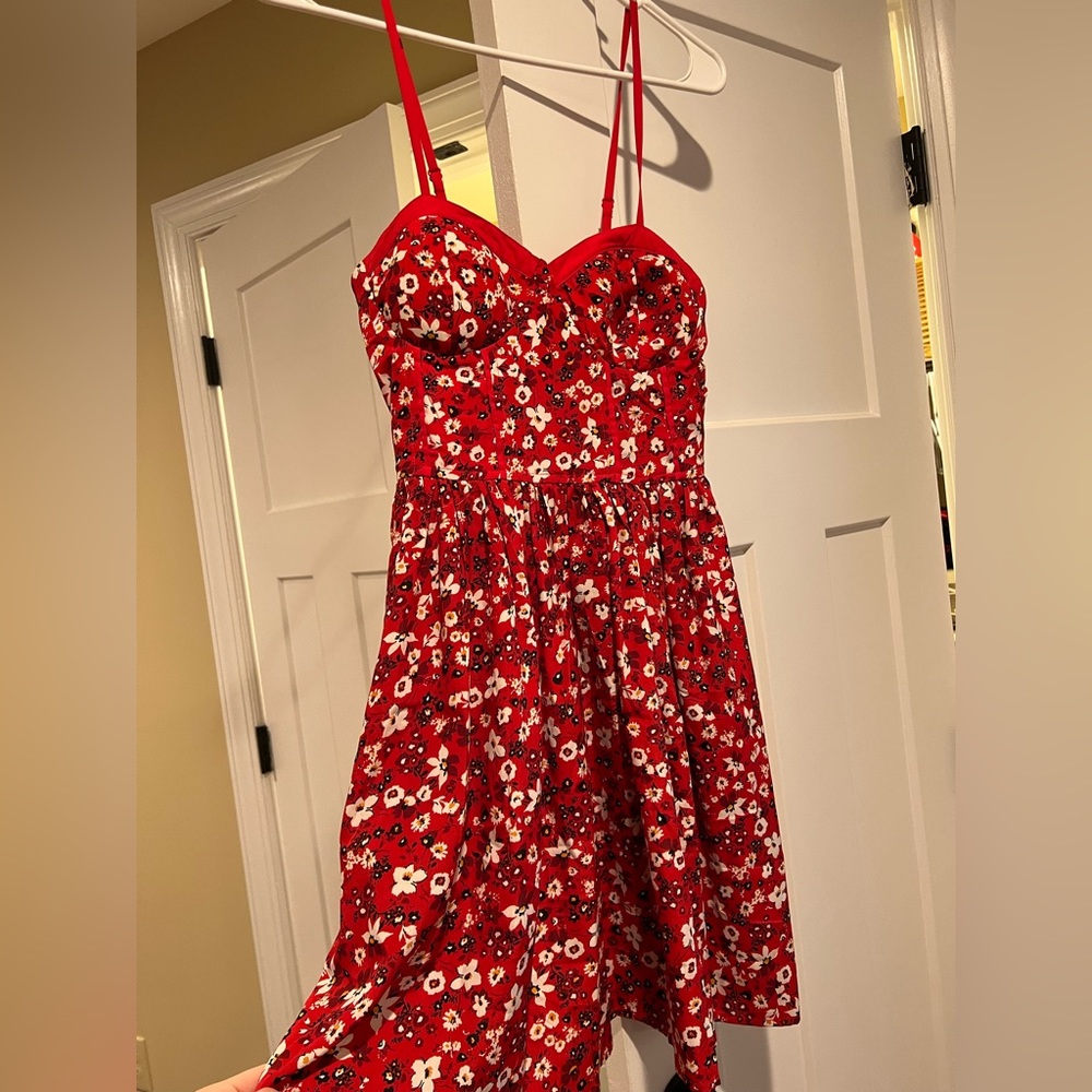 Super cute spaghetti strap summer dress! Worn one time! Size small